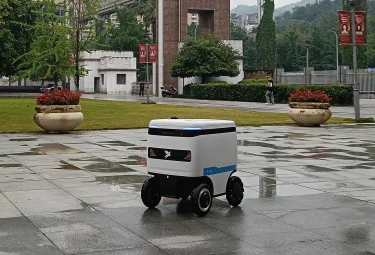 Speedybot Delivery Robot Becomes Busiest Campus Courier at Universities